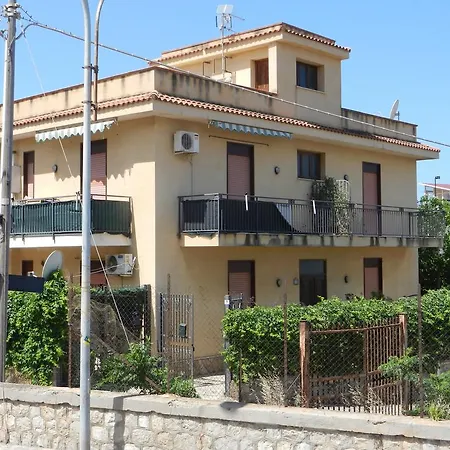 Leonardo Apartment Capaci