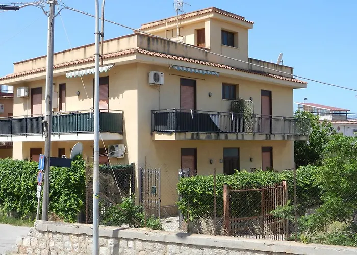 Leonardo Apartamento Capaci
